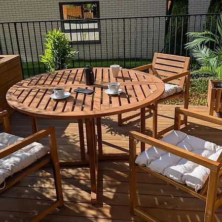 Apartment Terrace Opposite Song Festival Grounds *